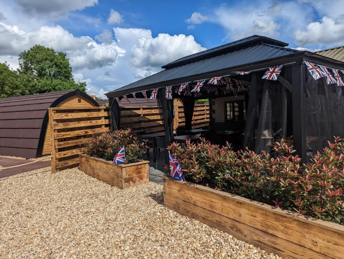 Peacock Lake Glamping Nottingham Exterior photo