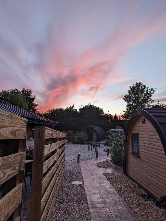 Peacock Lake Glamping Nottingham Exterior photo
