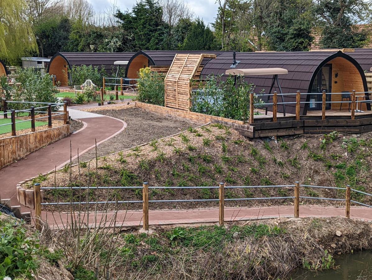 Peacock Lake Glamping Nottingham Exterior photo