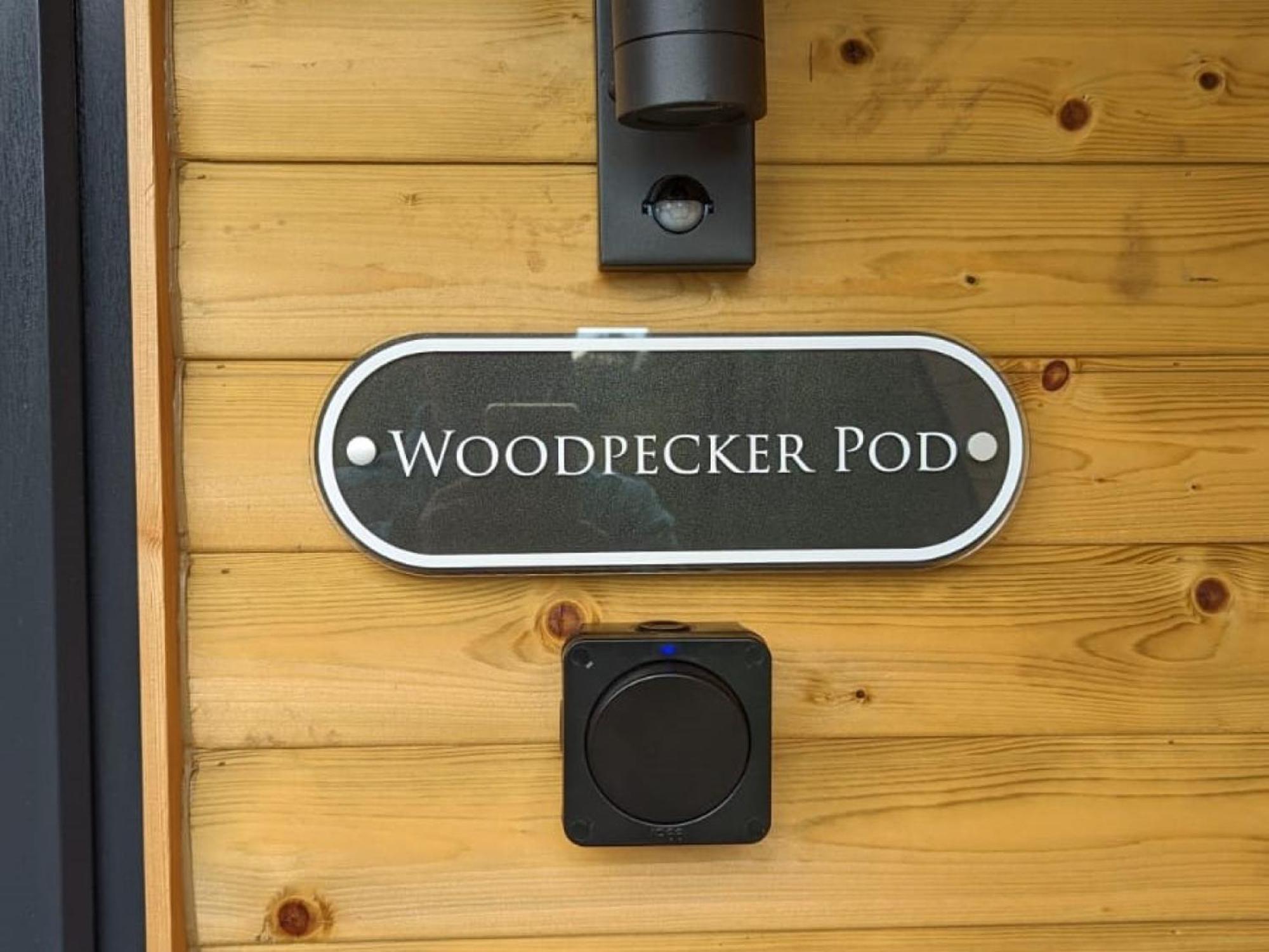 Peacock Lake Glamping Nottingham Room photo