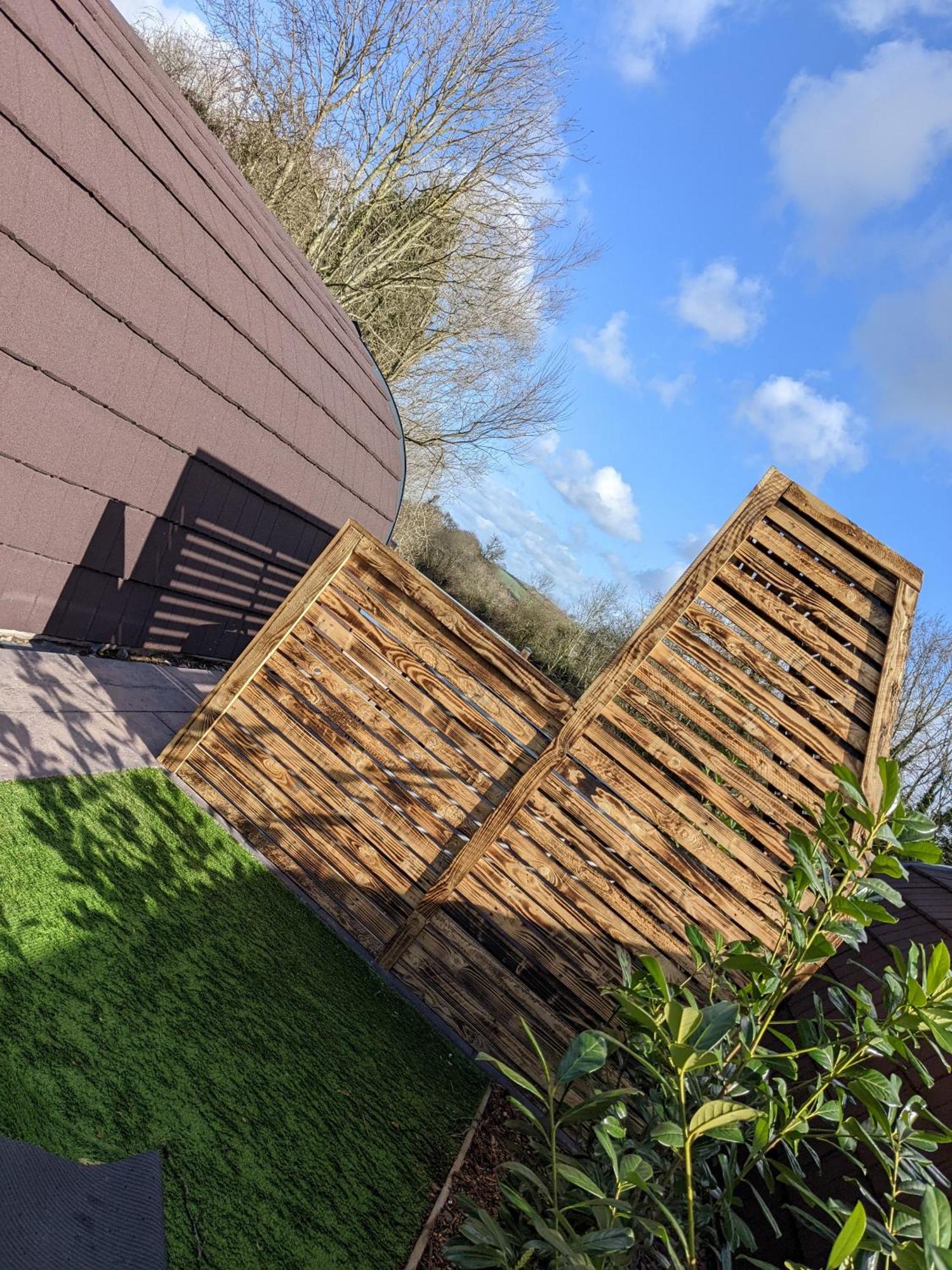 Peacock Lake Glamping Nottingham Room photo